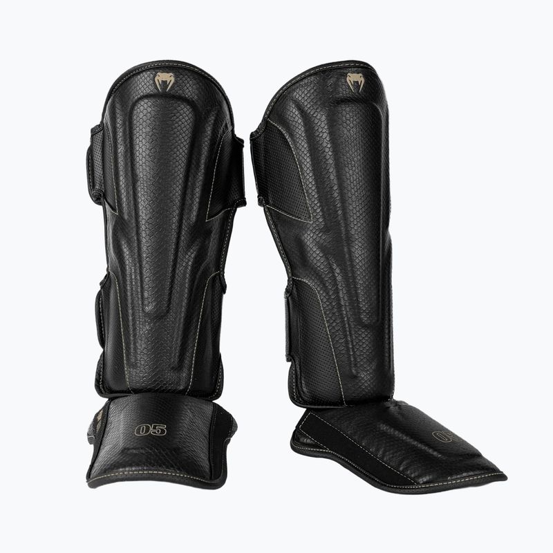 Schienbein- und Fußschützer Venum Impact Evo Scales Shinguards black 2