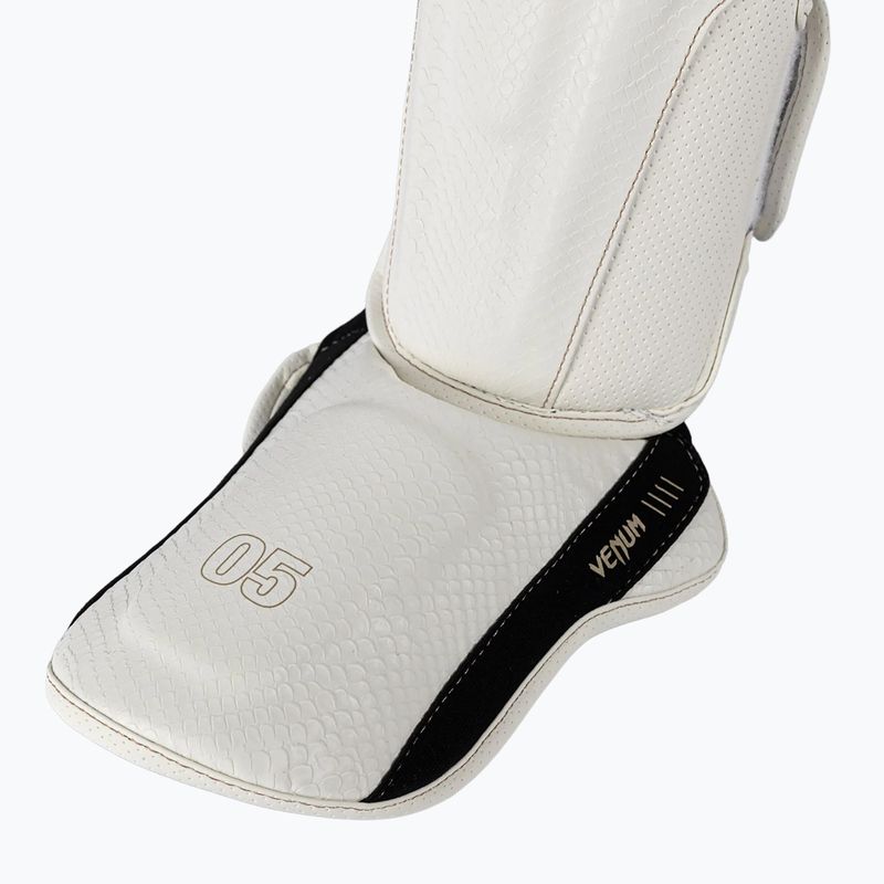 Schienbeinschoner und Fußschützer Venum Impact Evo Scales Shinguards ivory 5