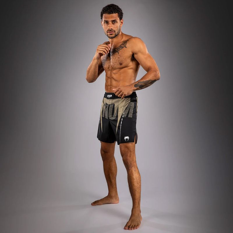 Herren Trainingsshorts Venum Adrenaline Fight black/sand 2