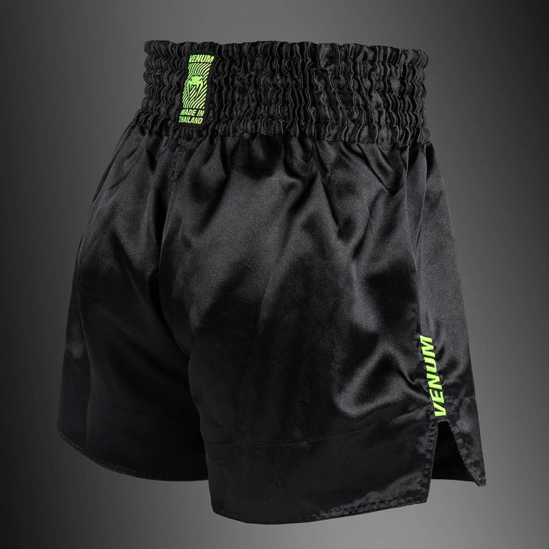 Herren Trainingsshorts Venum Classic Evo Muay Thai black/neon yellow 4