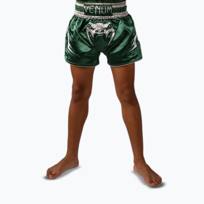 Kinder-Trainingsshorts Venum Inferno Muay Thai forest green/off white