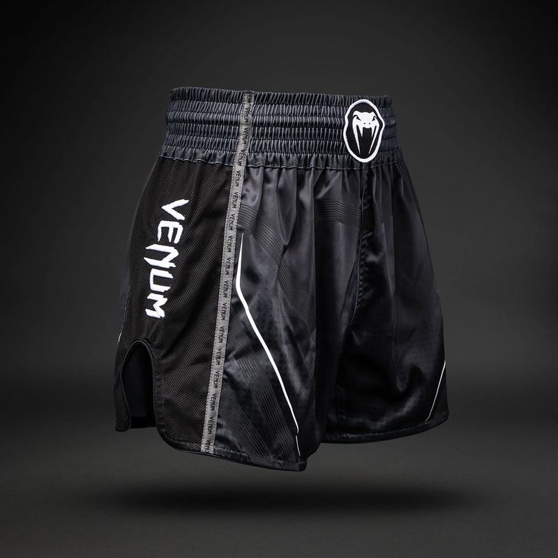 Trainingsshorts Venum Stealth Muay Thai black/white 3