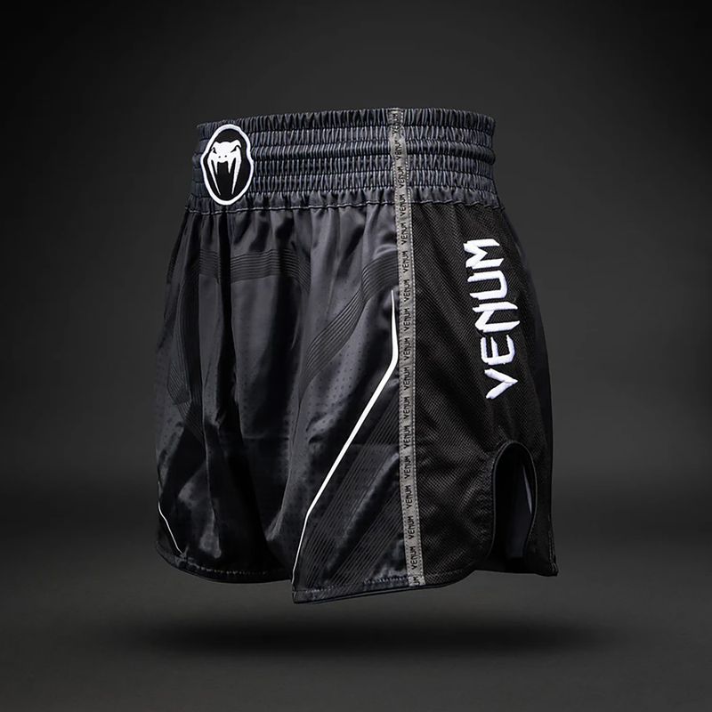 Trainingsshorts Venum Stealth Muay Thai black/white 4