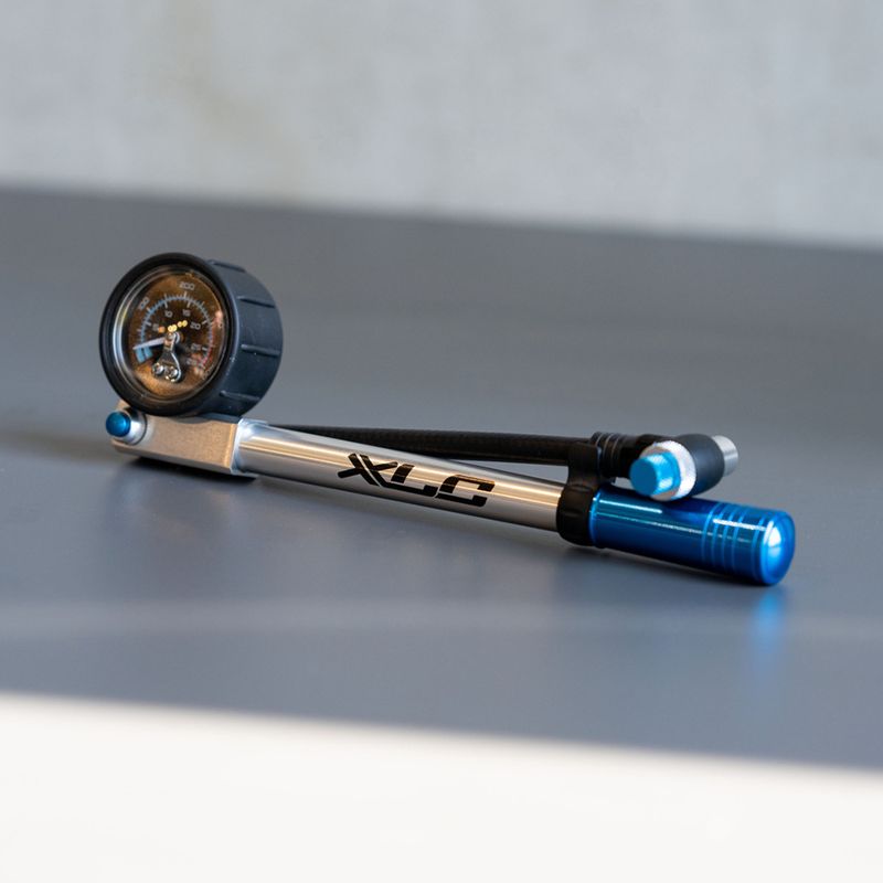XLC HighAir Pro PU-H03 silber/blaue Stoßpumpe 6