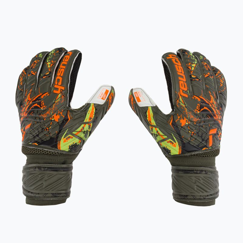 Reusch Attrakt Grip Torwarthandschuhe grün 5370018-5556