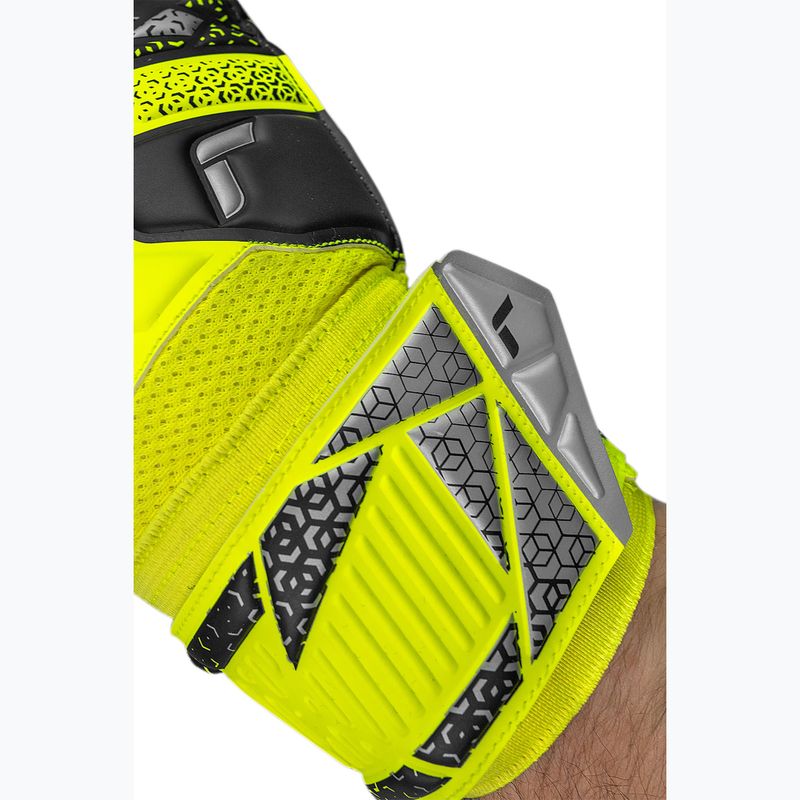 Torwarthandschuhe Reusch Attrakt Solid safety yellow/silver 7