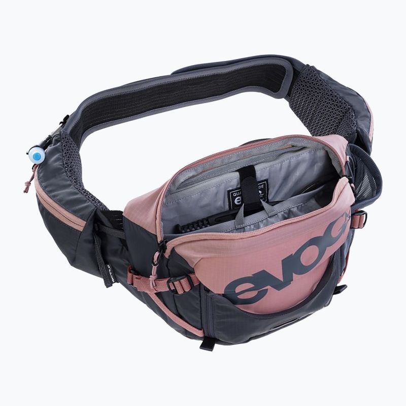 EVOC Hip Pack Pro 3 l staubig rosa/kohlenstoffgrau Fahrradkoffer 9