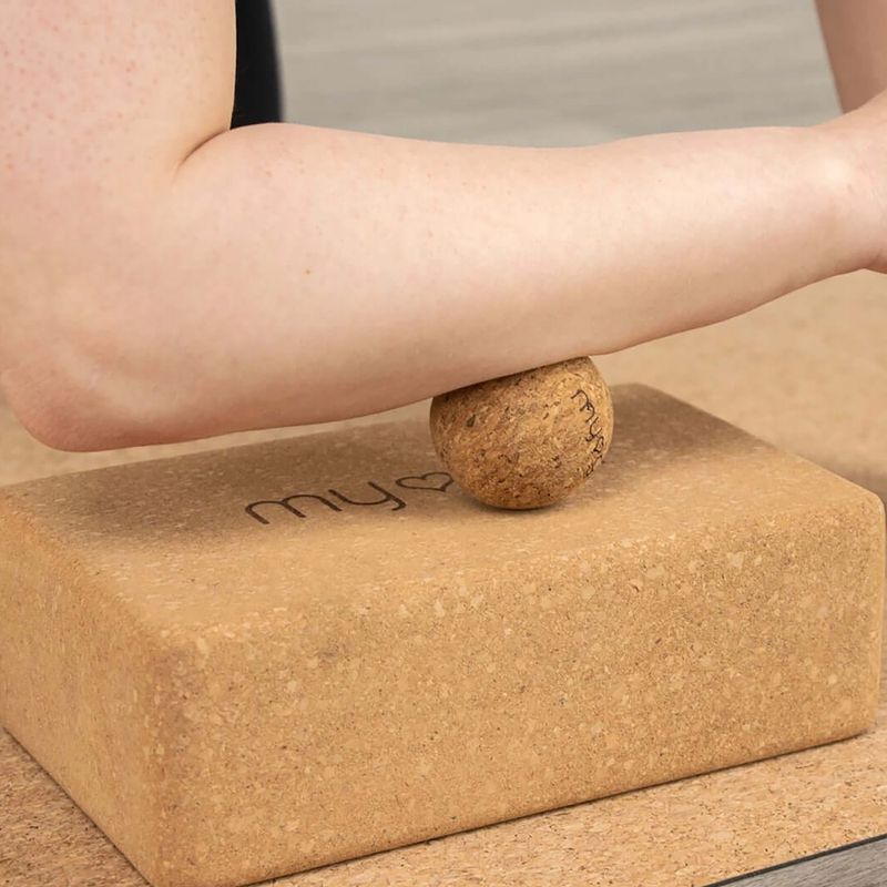 Massageball Myga 5 cm brown 6