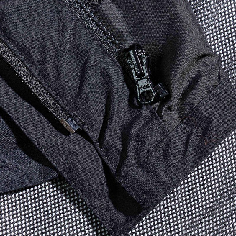 Herren Berghaus Hillwalker IA Regenjacke schwarz/schwarz 17
