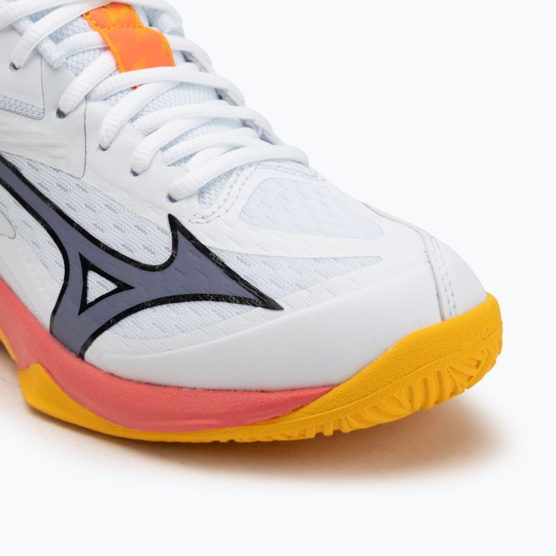 Kinder-Volleyballschuhe Mizuno Lightning Star Z7 weiß/feuriges Koralle 2/Zitrus 7