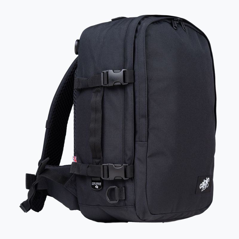 CabinZero Classic Pro 32 l absolut schwarzer Wanderrucksack 2