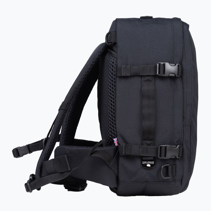 CabinZero Classic Pro 32 l absolut schwarzer Wanderrucksack 6