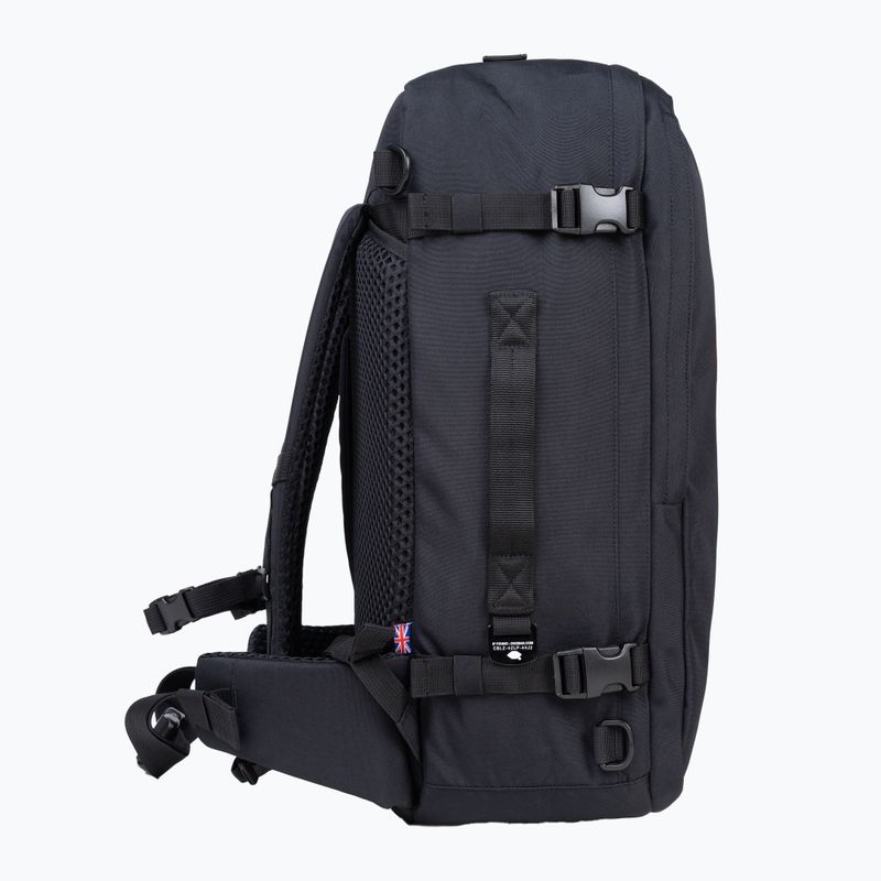 CabinZero Classic Pro 42 l absolut schwarzer Wanderrucksack 6