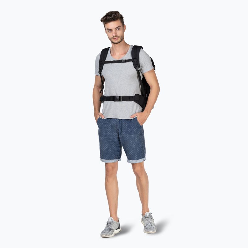 CabinZero Classic Pro 42 l absolut schwarzer Wanderrucksack 12