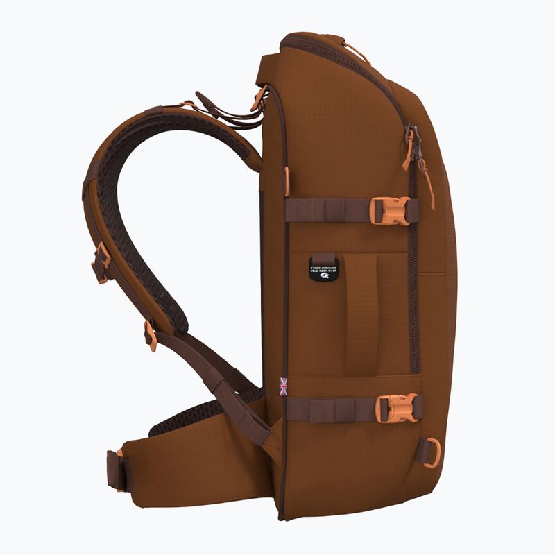 CabinZero Adventure 42 l Saigon Kaffee Wanderrucksack 5