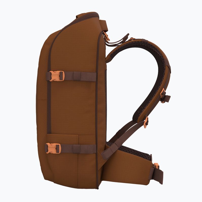 CabinZero Adventure 42 l Saigon Kaffee Wanderrucksack 6