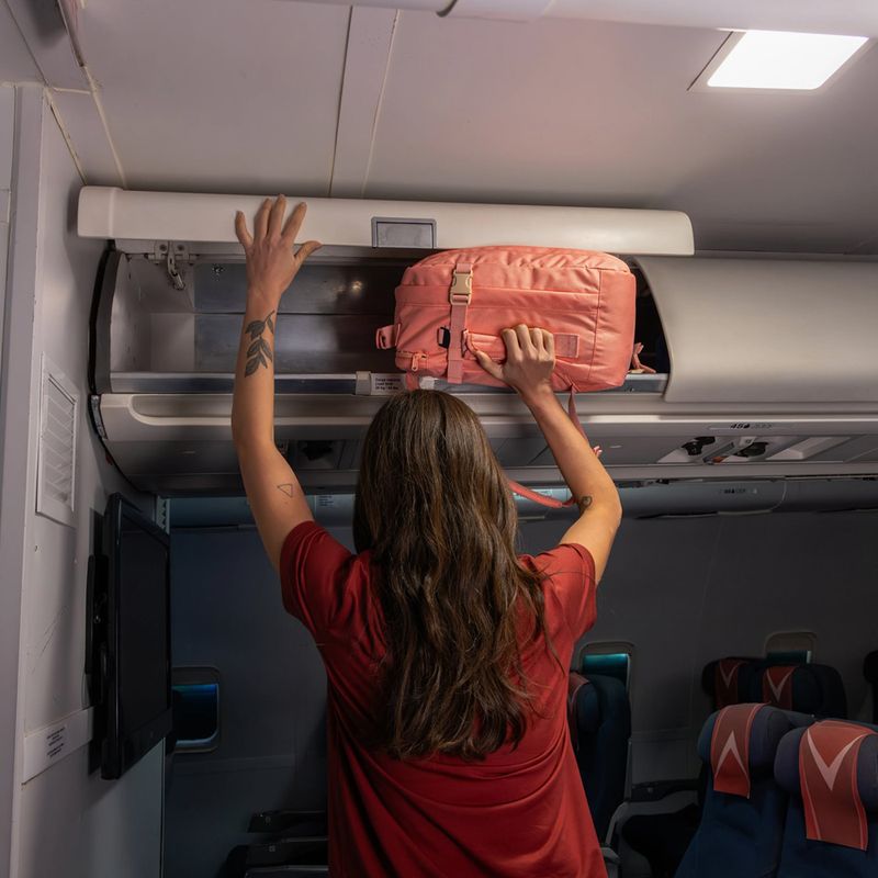 Wanderrucksack CabinZero Classic Tech 28 and pink 14