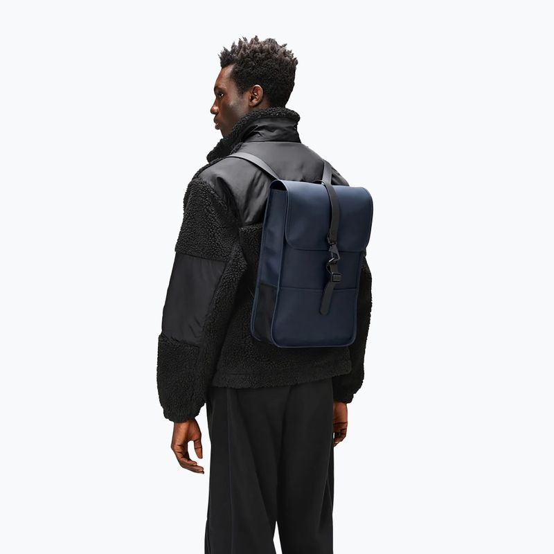 Rains Mini W3 9 l navy urbaner Rucksack 4