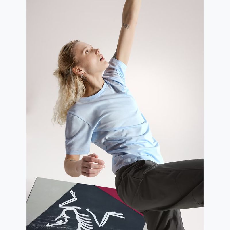 Damen-T-Shirt Arcteryx Kragg Sl Cotton Emblem Crew mallow alpine blue 5