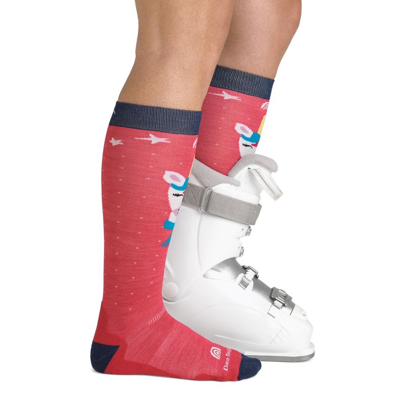 Skisocken für Kinder Darn Tough Magic Mountain OTC Midweight with Cushion w/ Padded Shin raspberry 4