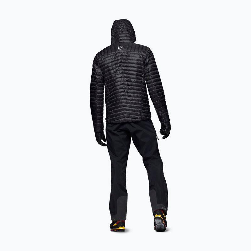 Herren-Daunenjacke Norrona Trollveggen Down800 Super Light Hood Caviar Black 3