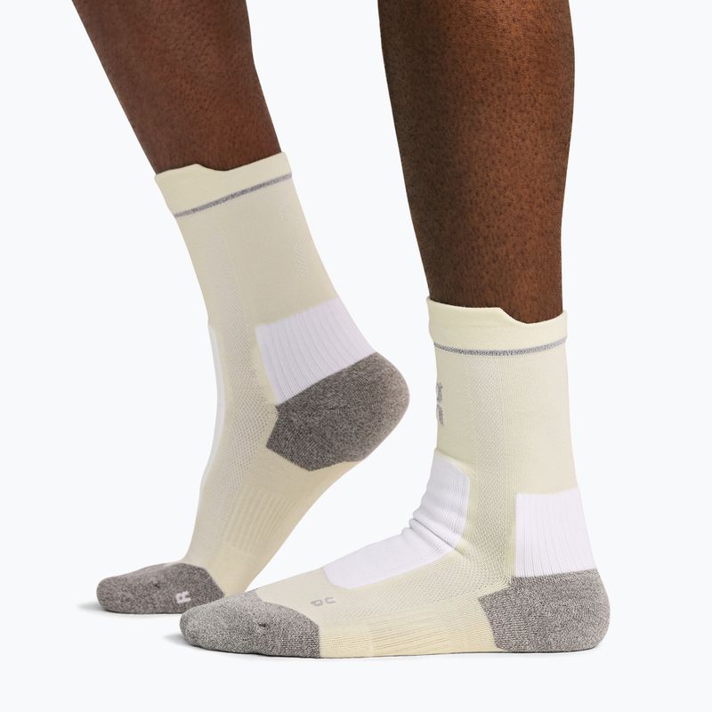 On Ultra ungefärbte Laufsocken 2