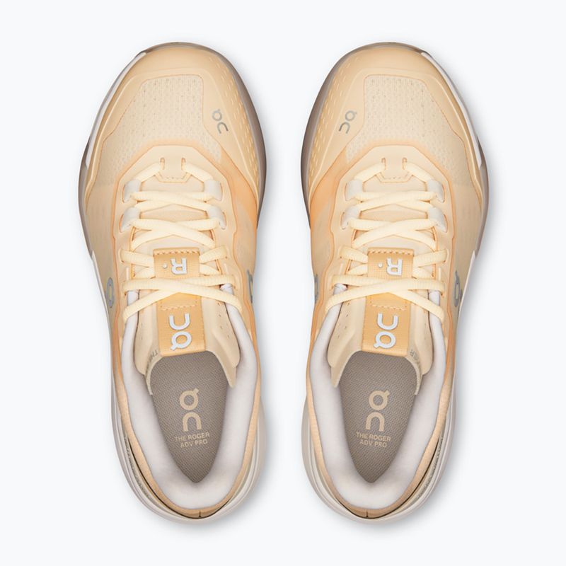 Damen-Tennisschuhe On Running The Roger Advantage Pro W blonde/gardenia 6