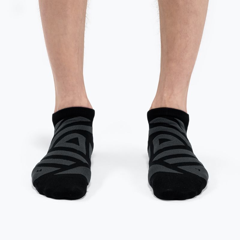 Herren On Performance Low schwarz/shadow Laufsocken 3