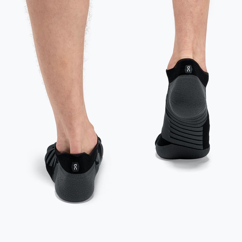 Herren On Performance Low schwarz/shadow Laufsocken 4