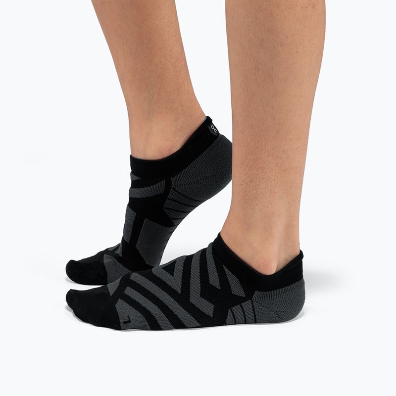 Women's On Performance Low schwarz/shadow Laufsocken 2