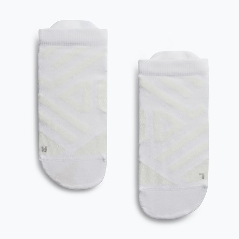 Women's On Performance Low Laufsocken weiß/elfenbein