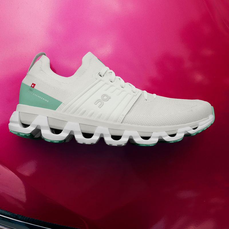 Women's On Cloudswift 3 elfenbein/blau Schuhe 13