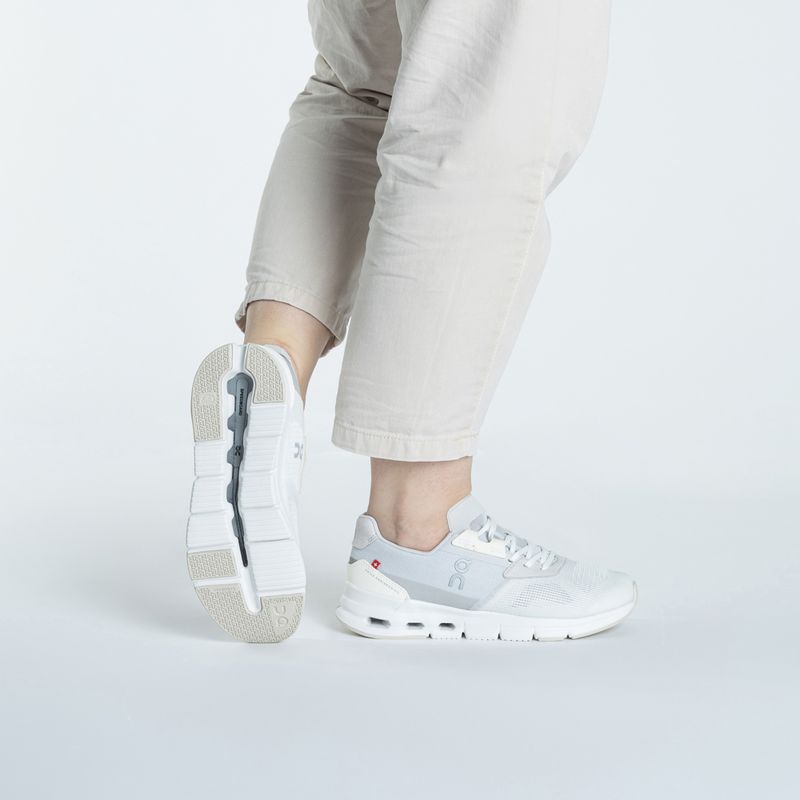 Women's On Running Cloudrift undyed-weiß/frost Schuhe 2