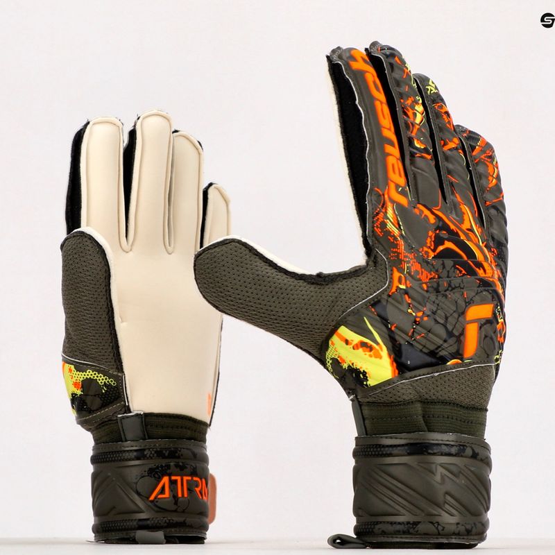 Torwarthandschuhe Reusch Attrakt Solid grün 53716-5556 9