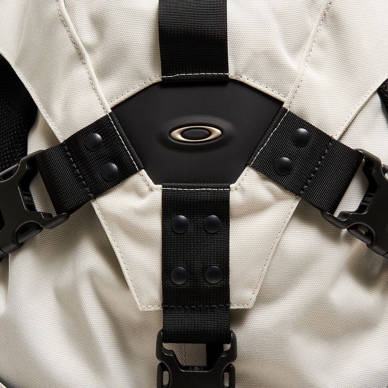 Oakley Icon RC 32 l Nebel Wanderrucksack 4