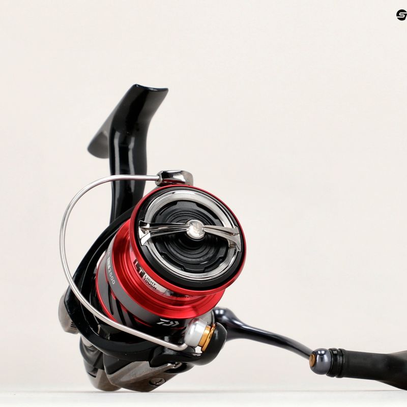 Daiwa Ninja Spinnrolle schwarz/rot 10219-100 5