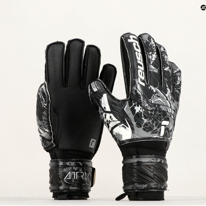Reusch Attrakt Resist Torwarthandschuhe schwarz 5370615-7700 9