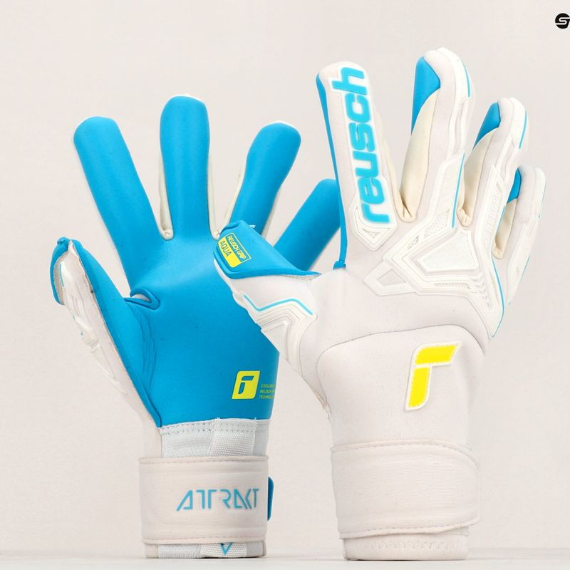 Torwarthandschuhe Reusch Attrakt Freegel Aqua Windproof weiß 527459 8