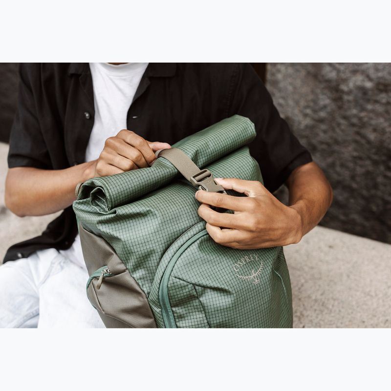 Städtischer Rucksack Osprey Transporter Roll Top 30 l Pine Leaf 19