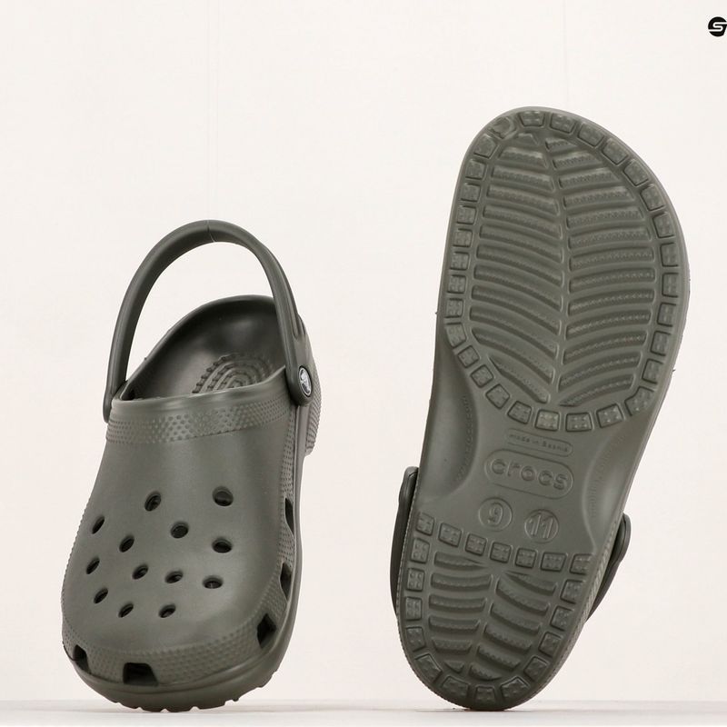 Crocs Classic Herren Pantoletten in staubigem Oliv