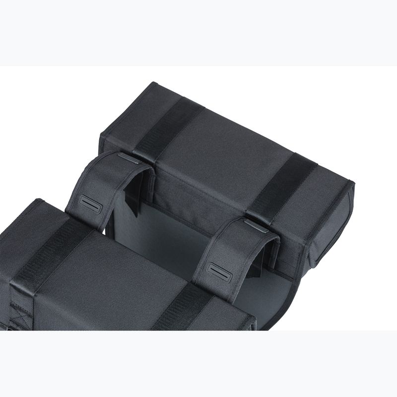 Basil Tour Wasserdichte Doppeltasche Universal 28 l schwarz 5