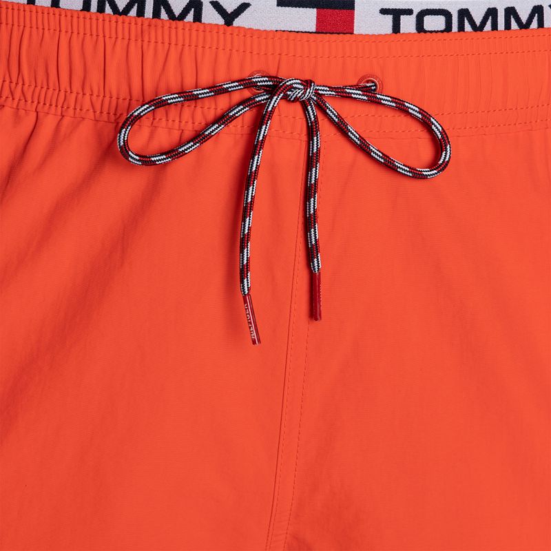 Tommy Hilfiger DW Medium Drawstring Badeshorts für Männer in gewagtem Scharlachrot 3