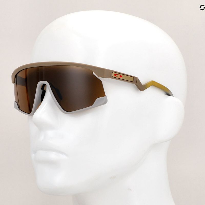 Oakley Bxtr Patrick Mahomes II matte Terrain tan/prizm Wolfram Sonnenbrille 12