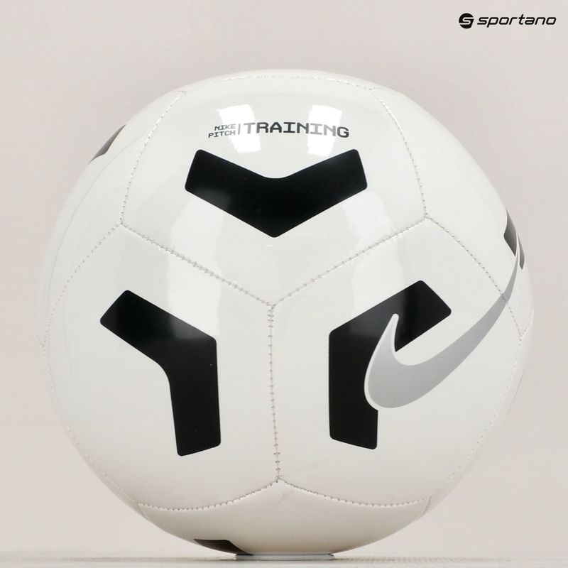 Nike Pitch Training Fußball weiß/schwarz/silber Größe 4 6