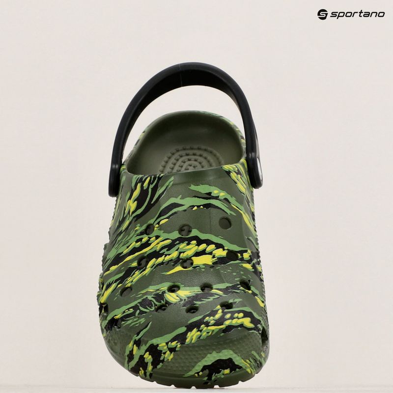 Crocs Baya Saisonale Gedruckte Clogs Tiger Camo Flip-Flops 16