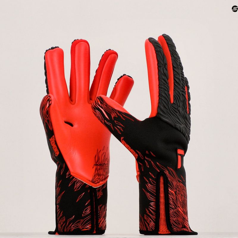 Reusch Venomous Gold X schwarz/feurig rote Torwarthandschuhe 8