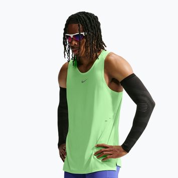 Herren-Laufshirt Nike Stride volt/light silver