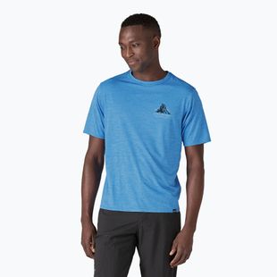 Herren Patagonia Cap Cool Daily Graphic Shirt Lands chouinard crest/vessel blue x-dye