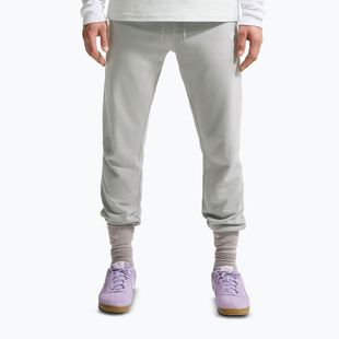 Herrenhosen Nike Club French Terry Joggers light smoke grey/light smoke grey/white