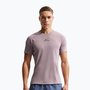 Trainings-T-Shirt Herren Nike Pro Training Dri-Fit light violet ore/black